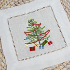 Christmas Tree Machine Embroidery Design, 4 sizes Christmas tree with presents, Christmas China complementary design