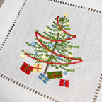 Christmas Tree Machine Embroidery Design, 4 sizes Christmas tree with presents, Christmas China complementary design