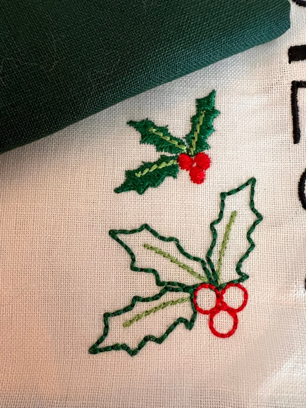 Tiny Holly Machine Embroidery Design, Mini Holly Embroidery Design, Tiny Christmas Designs for small embroidery, Bean Stitch Holly Design