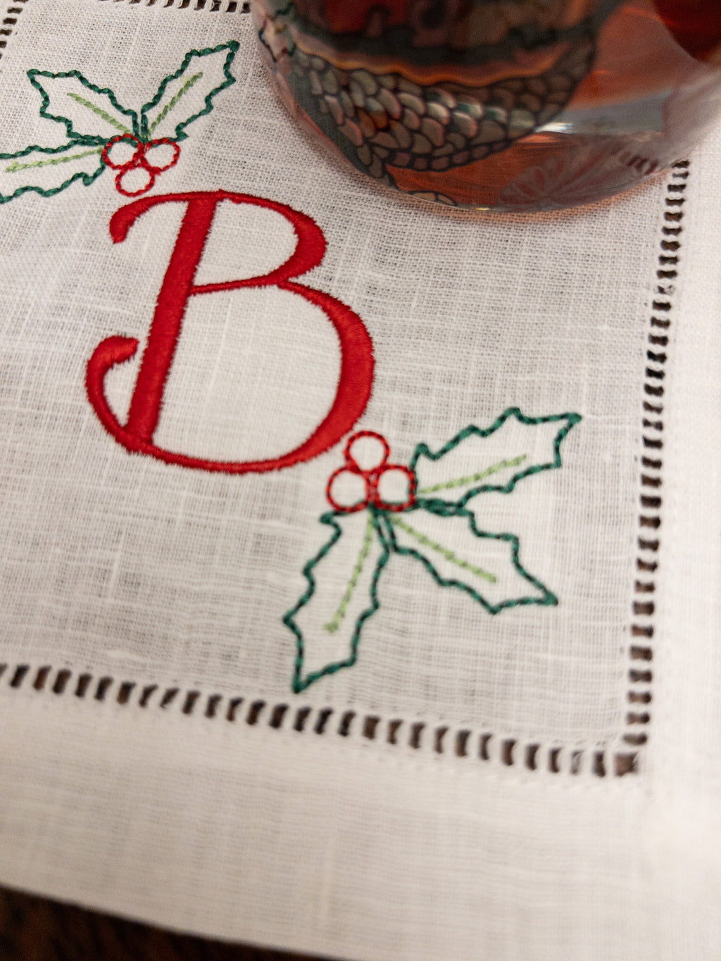 Tiny Holly Machine Embroidery Design, Mini Holly Embroidery Design, Tiny Christmas Designs for small embroidery, Bean Stitch Holly Design