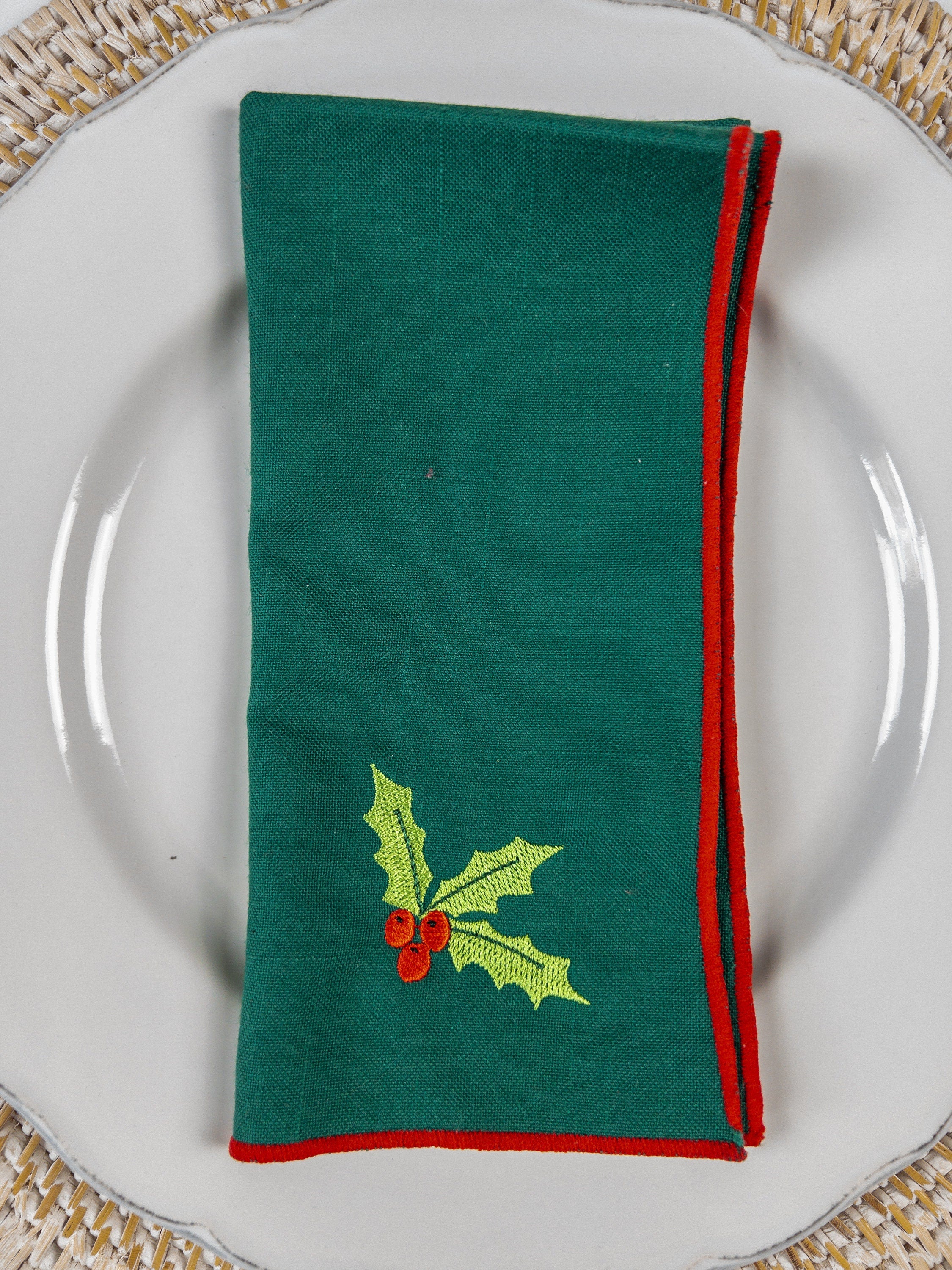 Holly Machine Embroidery Design, Mini Holly Embroidery Design, Christmas Designs for small embroidery, Bean Stitch Holly Design, Fill Stitch
