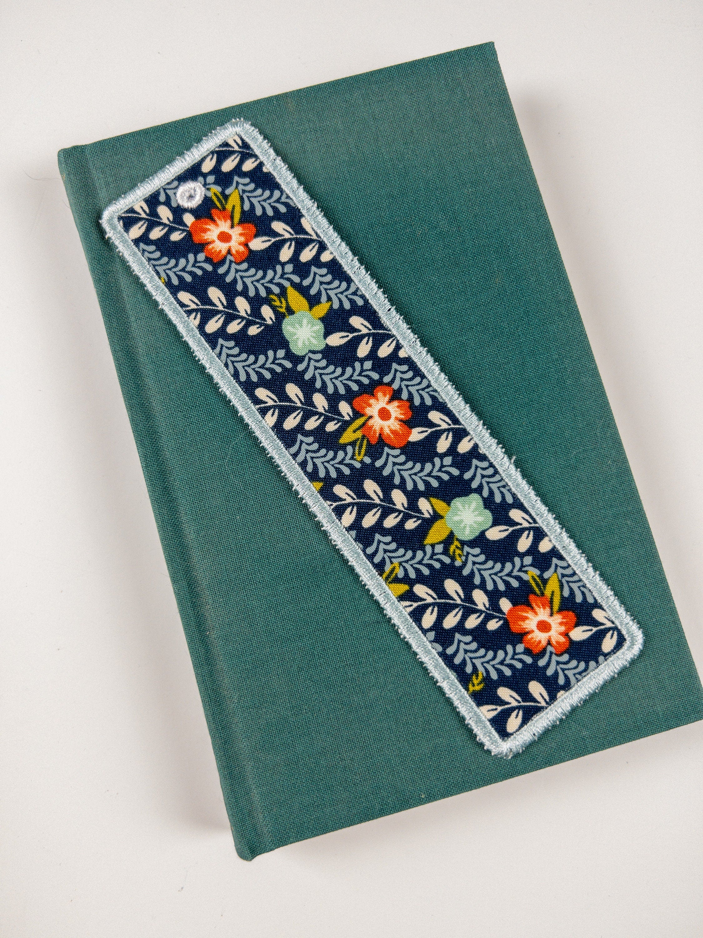 In The Hoop Bookmark Machine Embroidery Design, Simple ITH Bookmark, Rectangle Bookmark, 4x4, 5x7 hoop