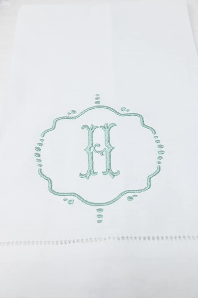Satin Stitch Fancy Monogram Frame for Machine Embroidery, Wide monogram Frame, Vintage Inspired Monogram Frame Design